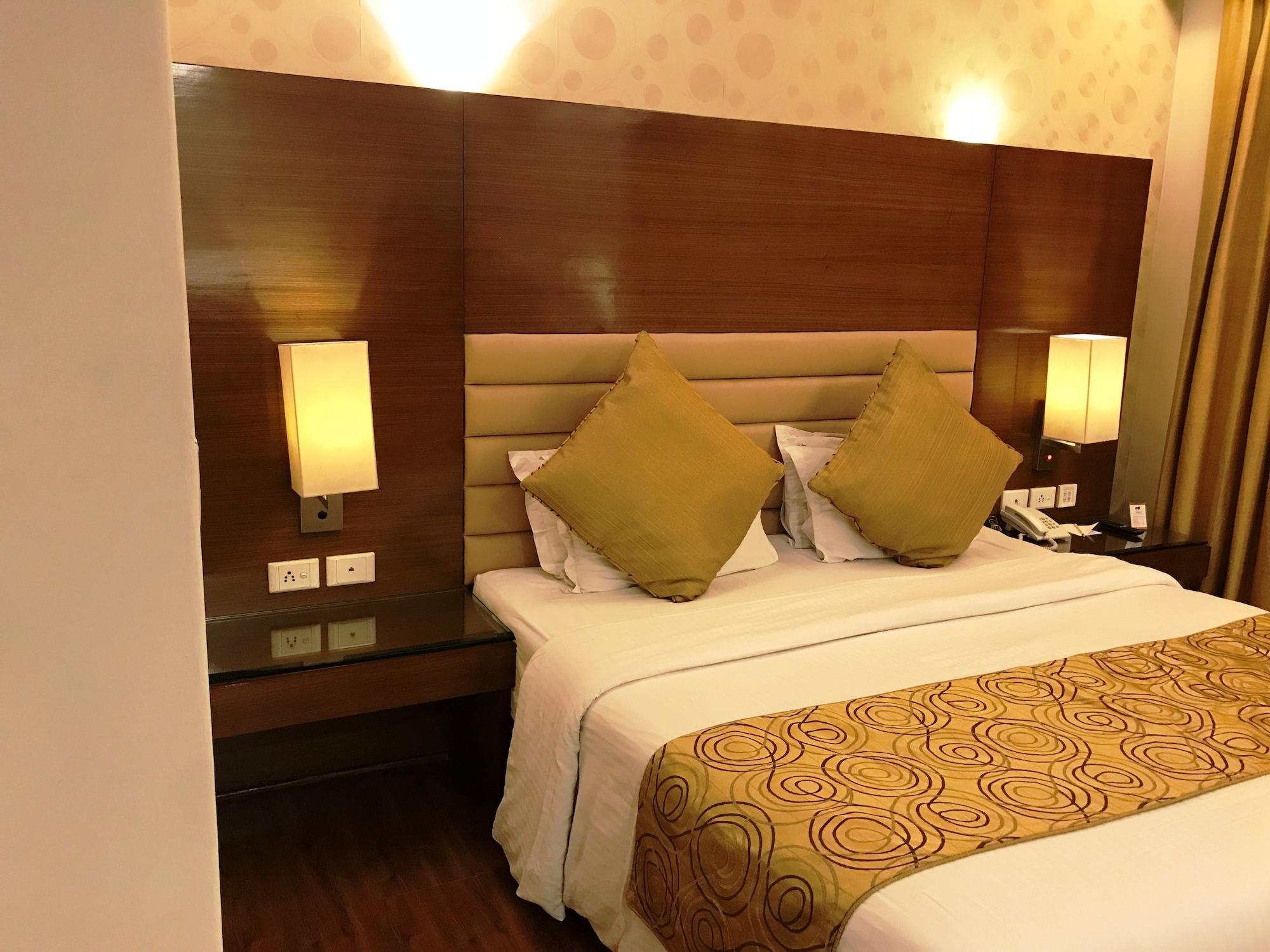 Indus Biznotel Nueva Delhi Exterior foto